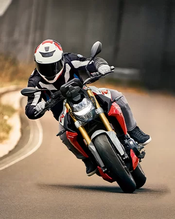 BMW Motorrad static digital ad creation